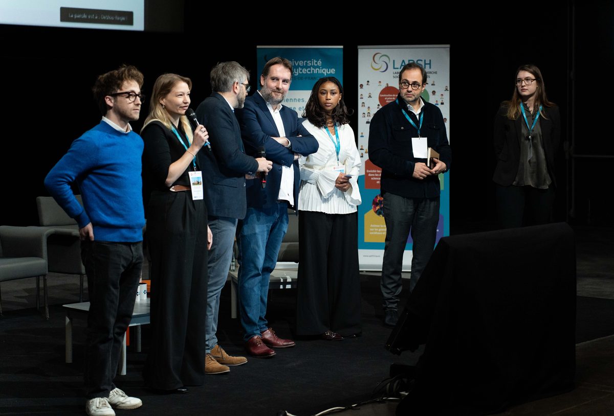 L'équipe du projet Société à Mission Europe sur scène